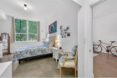 31 SE 5th #203, Miami, FL 33131 - Photo 18