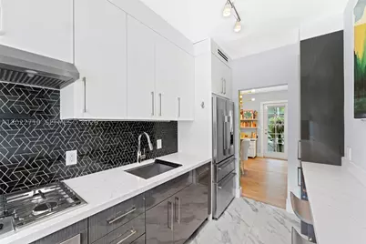 1925 Washington #16, Miami Beach, FL 33139 - Photo 6