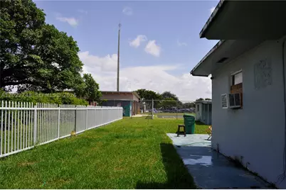 2395 NW 82nd #2395, Miami, FL 33147 - Photo 4