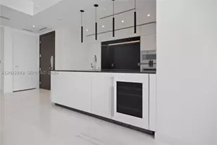 300 Biscayne Blvd, Miami, FL 33131 - Photo 14