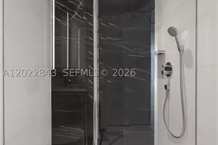 300 Biscayne Blvd, Miami, FL 33131 - Photo 20