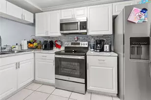 8454 NW 8th, Miami, FL 33126 - Photo 10