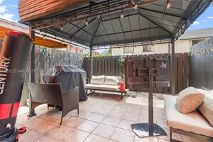 8454 NW 8th, Miami, FL 33126 - Photo 22