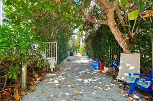 425 Grapetree, Key Biscayne, FL 33149 - Photo 28