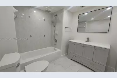 2642 Collins #408, Miami Beach, FL 33140 - Photo 6