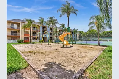 18850 NW 57th #208, Hialeah, FL 33015 - Photo 36
