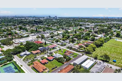 709 NW 9th, Hallandale Beach, FL 33009 - Photo 56