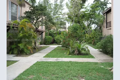 10806 N Kendall #P-26, Miami, FL 33176 - Photo 8