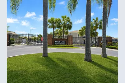12966 Kings Crossing, Gibsonton, FL 33534 - Photo 2
