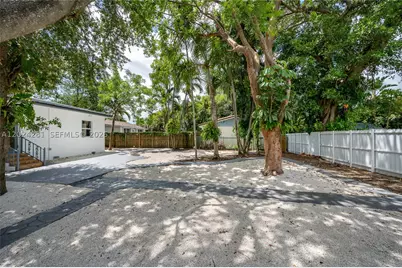 264 Navajo, Miami Springs, FL 33166 - Photo 10