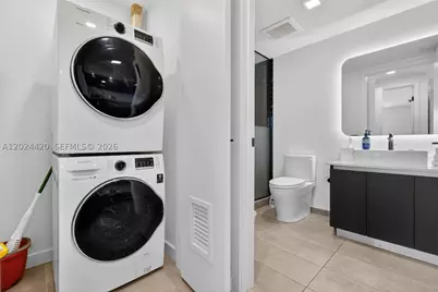227 NE 2nd #2805, Miami, FL 33132 - Photo 12