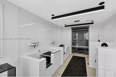 227 NE 2nd #2805, Miami, FL 33132 - Photo 26