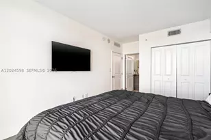 400 Sunny Isles, Sunny Isles Beach, FL 33160 - Photo 32