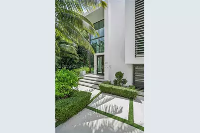 420 N Hibiscus, Miami Beach, FL 33139 - Photo 2