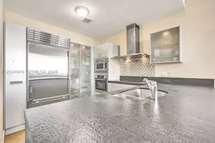 18201 Collins, Sunny Isles Beach, FL 33160 - Photo 8