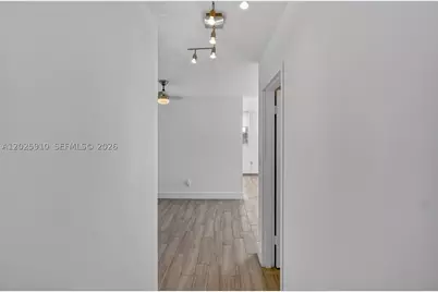 1255 Collins #504, Miami Beach, FL 33139 - Photo 18