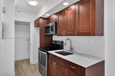1255 Collins #504, Miami Beach, FL 33139 - Photo 10
