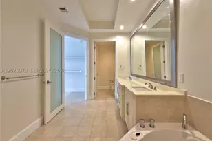 848 Brickell Key, Miami, FL 33131 - Photo 16