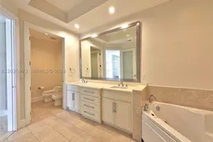 848 Brickell Key, Miami, FL 33131 - Photo 18