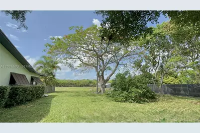 19505 SW 272nd, Homestead, FL 33031 - Photo 4