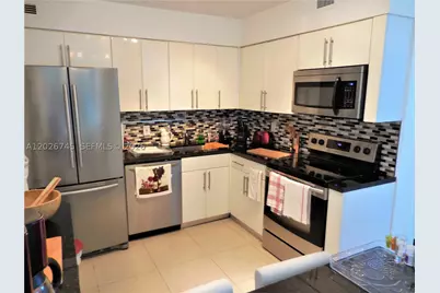 5151 Collins #519, Miami Beach, FL 33140 - Photo 12