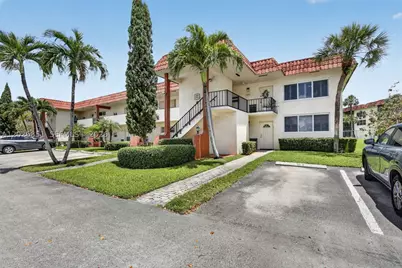 8941 S Hollybrook #205, Pembroke Pines, FL 33025 - Photo 2