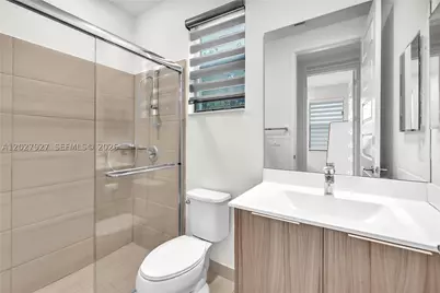 10250 NW 76th, Doral, FL 33178 - Photo 18