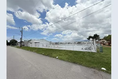 725 SW 11 #F8, Hallandale Beach, FL 33009 - Photo 2