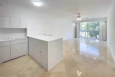 1670 Bay #2D, Miami Beach, FL 33139 - Photo 2