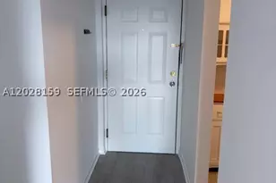 9460 Fontainebleau, Miami, FL 33172 - Photo 4