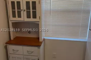 9460 Fontainebleau, Miami, FL 33172 - Photo 18