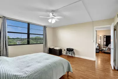 901 Colony Point #501, Pembroke Pines, FL 33026 - Photo 24