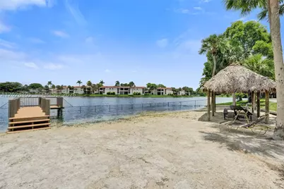 901 Colony Point #501, Pembroke Pines, FL 33026 - Photo 42