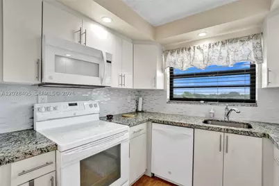 901 Colony Point #501, Pembroke Pines, FL 33026 - Photo 4