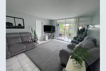 9281 Sunrise Lakes #209, Sunrise, FL 33322 - Photo 10