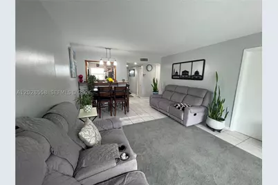 9281 Sunrise Lakes #209, Sunrise, FL 33322 - Photo 4