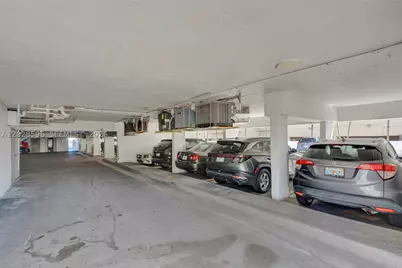7133 Bay #305, Miami Beach, FL 33141 - Photo 20
