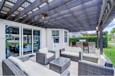 10555 NW 69th, Doral, FL 33178 - Photo 16