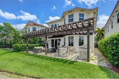 10555 NW 69th, Doral, FL 33178 - Photo 8
