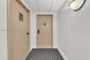 1450 Brickell Bay, Miami, FL 33131 - Photo 2