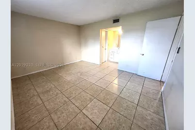 7787 Golf Circle #109, Margate, FL 33063 - Photo 8