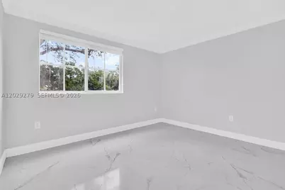 6135 NW 186th #202, Hialeah, FL 33015 - Photo 12