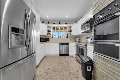 884 W 72nd, Hialeah, FL 33014 - Photo 14