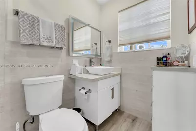 884 W 72nd, Hialeah, FL 33014 - Photo 10