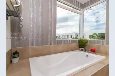 7480 NW 99th, Doral, FL 33178 - Photo 14