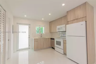 3755 NE 167th #6, North Miami Beach, FL 33160 - Photo 4