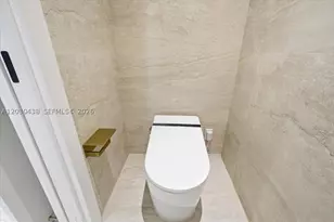 1380 Hollywood, Hollywood, FL 33019 - Photo 32