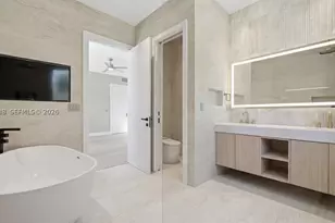 1380 Hollywood, Hollywood, FL 33019 - Photo 10