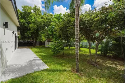131 Miami Gardens, West Park, FL 33023 - Photo 28