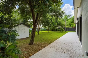 131 Miami Gardens, West Park, FL 33023 - Photo 32